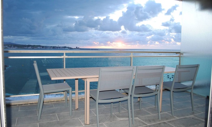 Saint-Jean-de-Luz Apartment | Apartment with terrace and breathtaking views of the bay of St Jean de Luz