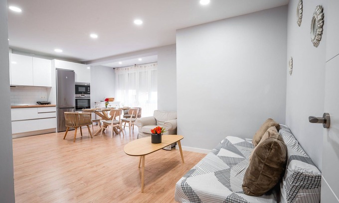 Beiro Apartment | Apartment with 3 bedrooms - QH Train Station