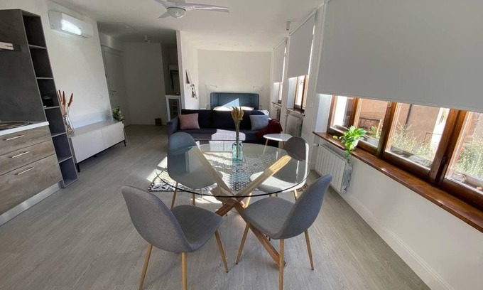 Tenno Apartment | Apartment with a view of the lake