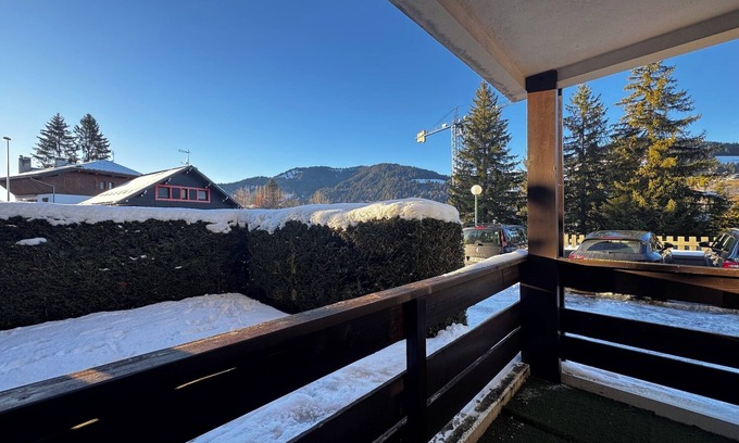 Megeve Apartment | Apartment with balconies on the snow front