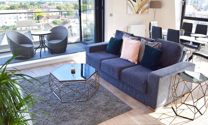 Havering Apartment | Apartment with Balcony at Morland House Apartments