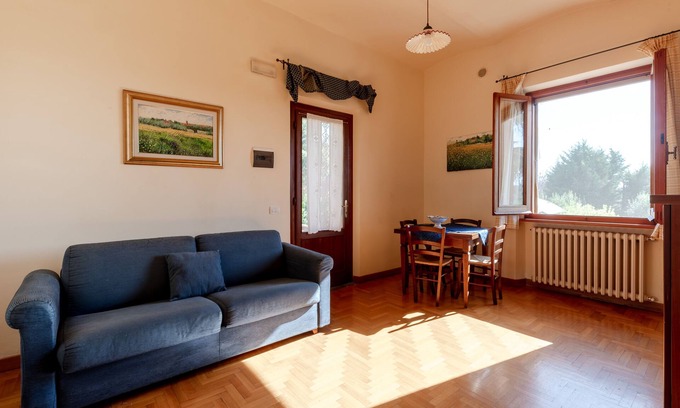 Castiglione del Lago Apartment | Apartment with canopy bed, private garden with panoramic view of the pool