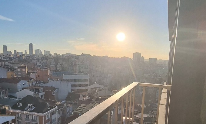 Kagithane Apartment | Apartment with City View 4