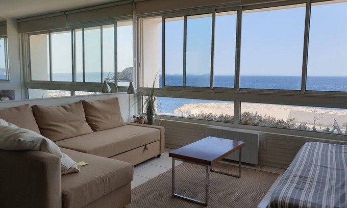 Bandol Apartment | Apartment with Direct Beach Access and Sea View