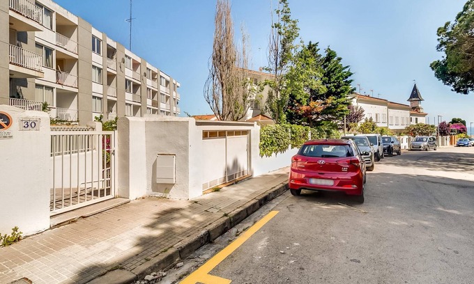 Sant Pol De Mar Apartment | Apartment with terrace on the beach 10min train