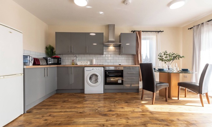 New Forest District Apartment | Apartment with free P for Van.