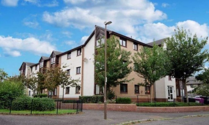 Blackburn Apartment | Apartment with Free parking & WI-FI in a Good and quite Location.