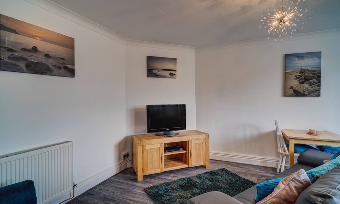 Colwyn Bay Apartment | Apartment with Garden View at Beachmount Holiday Apartments