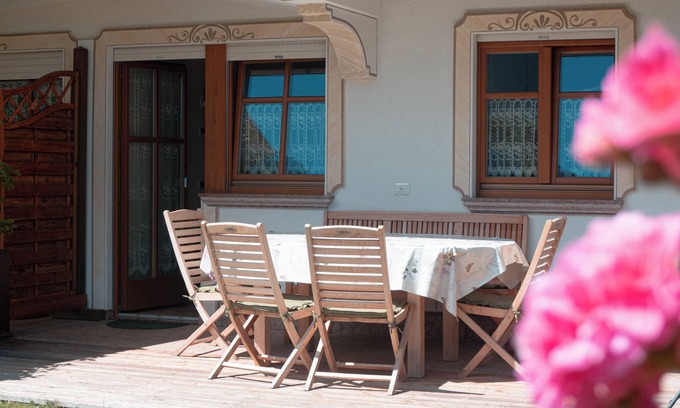 Molveno Apartment | Apartment with garden and lake view