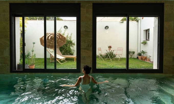 Figueres Apartment | Apartment with heated pool and garden.