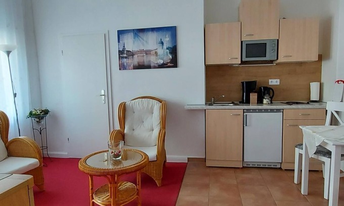 Bad Pyrmont Apartment | Apartment with large balcony - Parkschlösschen