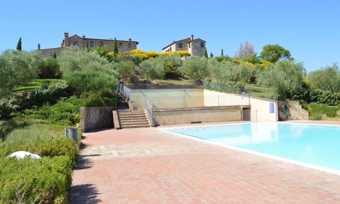 Asciano Apartment | Apartment with private garden in Tuscany