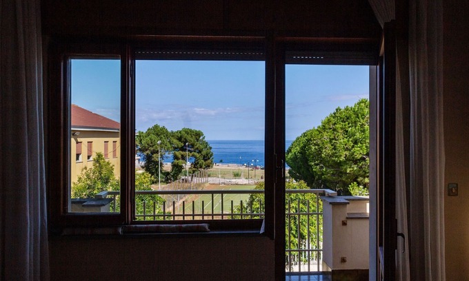 Briatico Apartment | Apartment with sea view