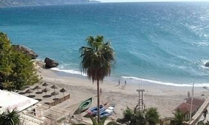 Oasis del Capistrano Apartment | Apartment With Sea View And Shared Pools