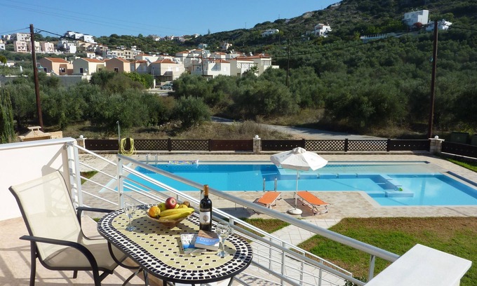 Almyrida Apartment | Apartment with shared pool only 400 meters from the beach