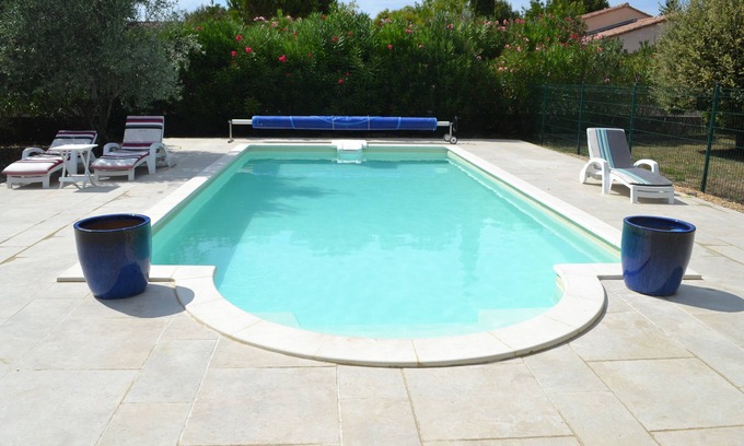 Roaix Apartment | Apartment with swimming pool
