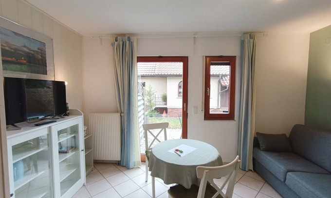Lauterbach Apartment | Apartment with Terrace 02 - Guesthouse Captain Winston