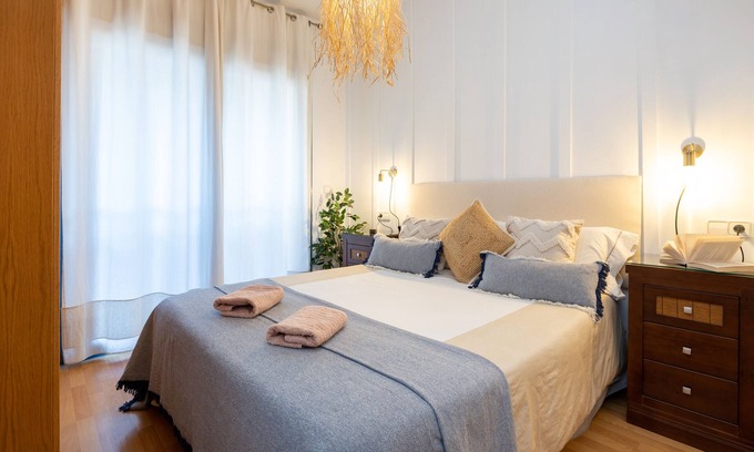 Figares Condo | apartment with terrace, garage, wifi, pool, heating, central and quiet