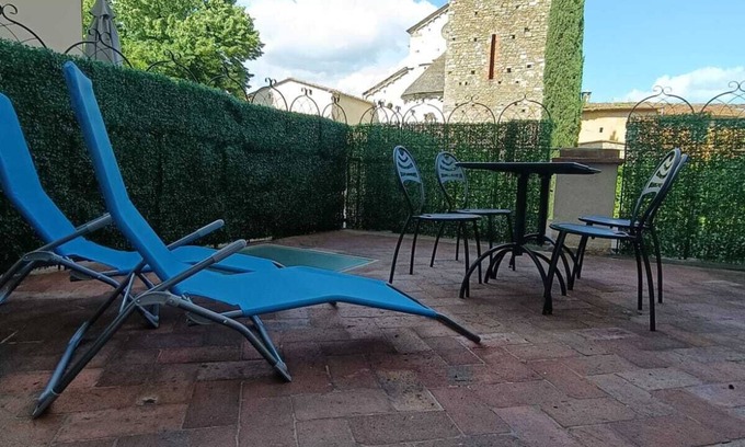 Pistoia Apartment | Apartment with terrace in center