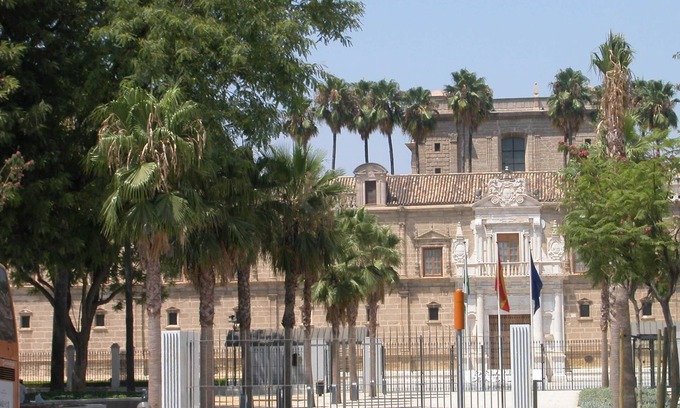 Feria Apartment | Apartment with two small patios in the old town of Seville