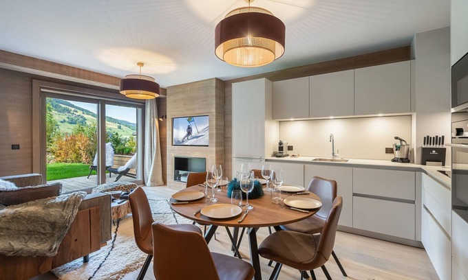 Megeve Apartment | Apartment with Wellness Area and Mountain Views in Megève