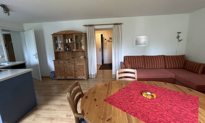 Oberhof Apartment | Apartment 'Wohnung 2' with Private Terrace and Wi-Fi