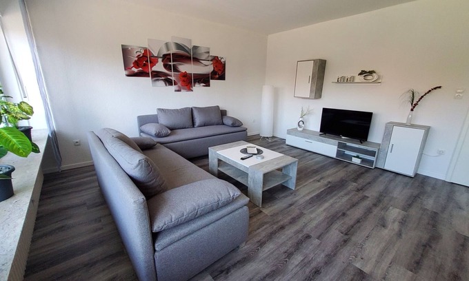 Veldhausen Apartment | Apartment 'Wohnung 4' with Shared Terrace, Balcony and Wi-Fi