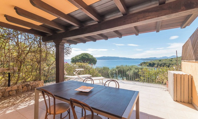 Capo d'Orso Apartment | Apartment 'Z2 20 Cala Capra' close to the Beach with Shared Pool & Wi-Fi