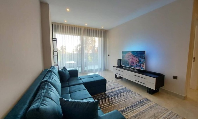 Seki Apartment | Apartments in Alania on the first line, sea and mountain view