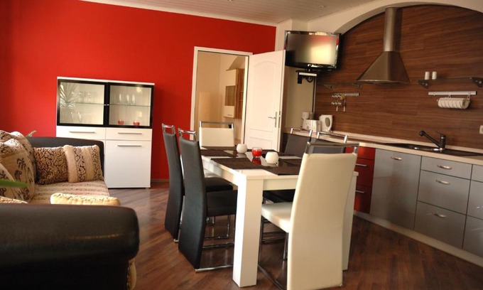 Striesen Apartment | Apartments Stirl