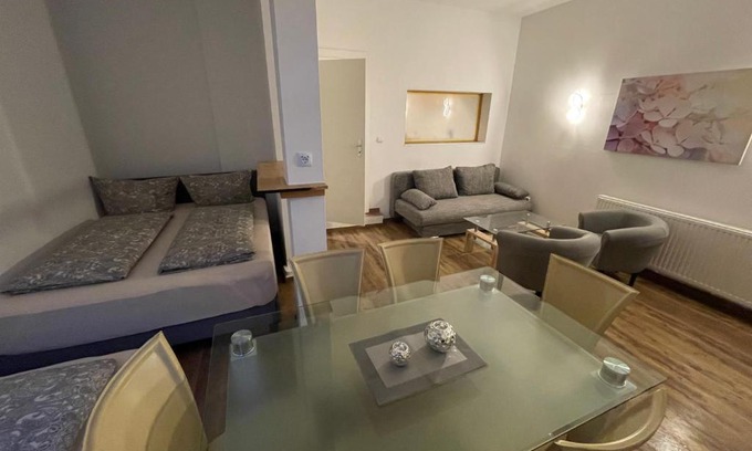 Strehlen Apartment | Apartments Strehlen