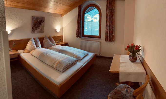 Pfunds Apartment | Aparts Handle und Haus Bergblick