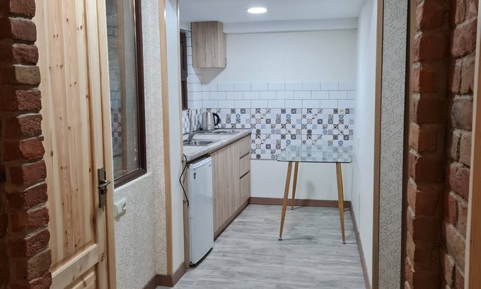 Chugureti House | ApartTen 2 BR Apt