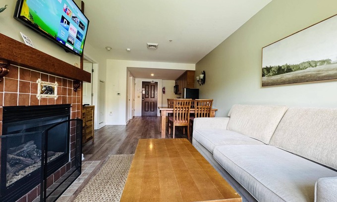 Vernon Condo | Appalachian @ Mtn Creek Pool Hot Tubs Sauna Gym Deck Mtn Front #246