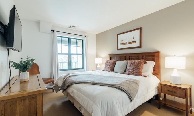Vernon Condo | Appalachian @ Mtn Creek Pool Hot Tubs Sauna Gym Deck Mtn Front #312