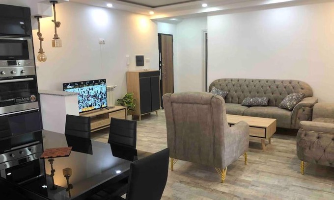 Algiers Apartment | Apparemment F4 haut standing