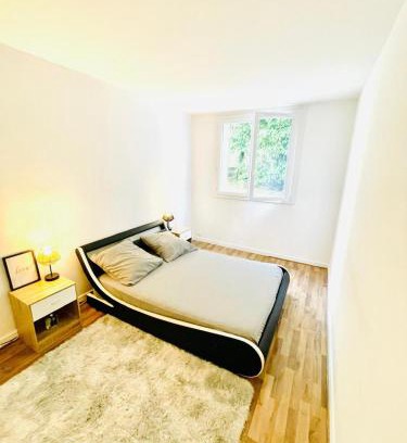 Champigny-sur-Marne Apartment | Appart Guy Moquet - Proche Paris et Disney - commerces à proximité