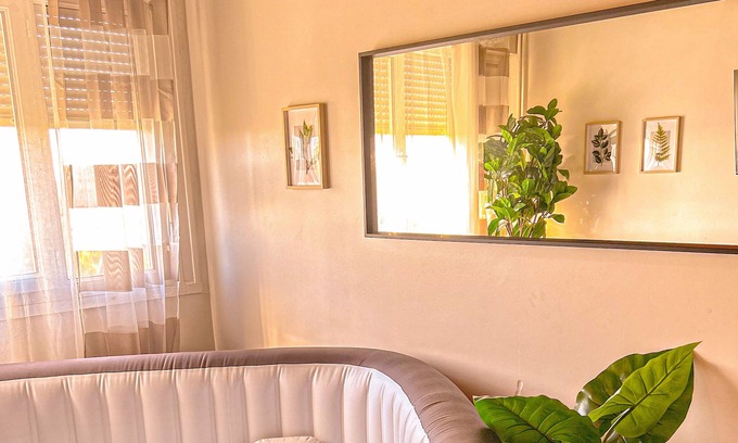 Maisons-Alfort Apartment | Appart Love House Jaccuzi