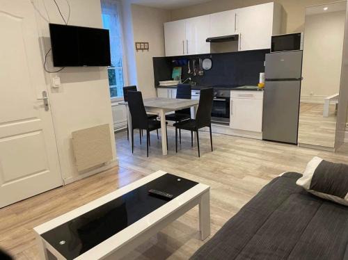 Vittel Apartment | Appart meublé 45m2 calme et lumineux au Continental