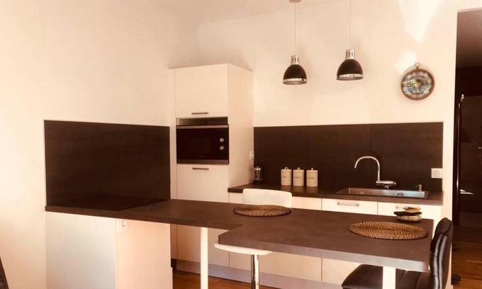 Bassens Apartment | AppartaBassens
