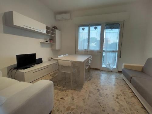 Pinarella Apartment | Appartamenti FRONTESPIAGGIA CERVIA