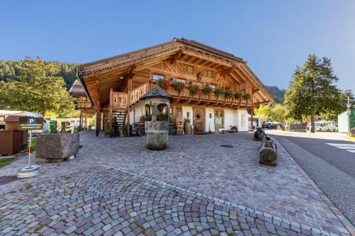 San Giovanni di Fassa Apartment | Appartamento Catinaccio Rosengarten