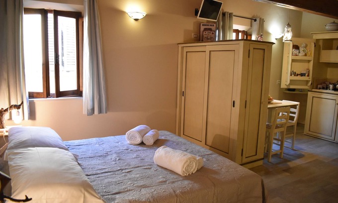 Montepulciano Apartment | Appartamento Il Buonumore. Balcone con Vista