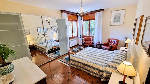Senigallia Apartment | Appartamento in Villa Iris, con Patio ad Uso Esclusivo, Parcheggio Privato in Giardino, in Centro Città