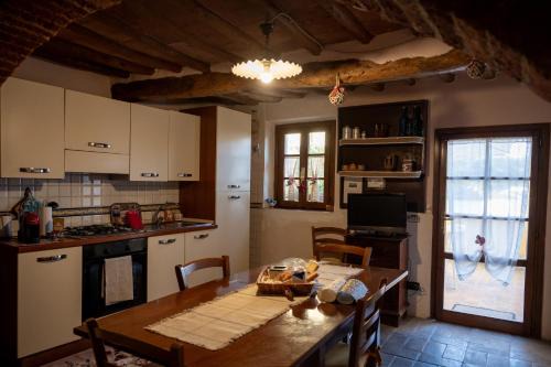 Montelupo Fiorentino Apartment | Appartamento rustico con vista