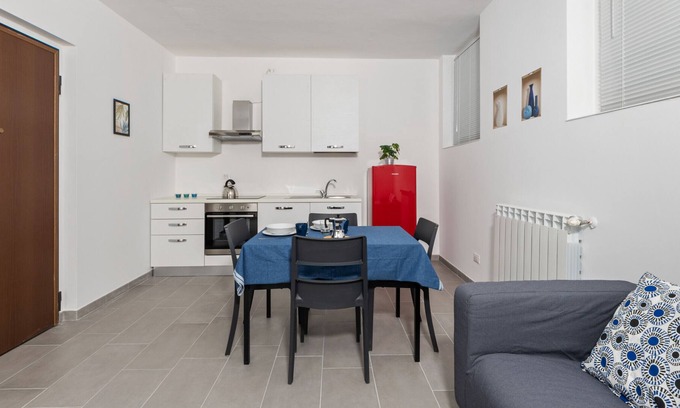 Downtown Apartment | Appartamento Staurenghi Blu - Affitti Brevi Italia