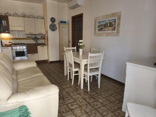 Laigueglia Apartment | Appartamento Vista Mare a 2 Passi dalla Spiaggia