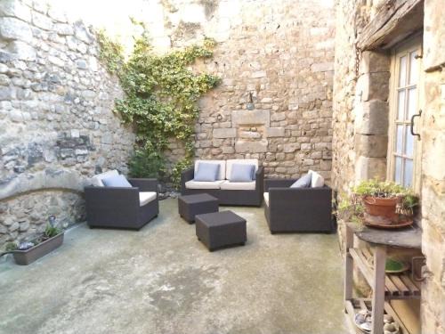 Saint-Paul-Trois-Chateaux Apartment | Appartement au coeur du village- Ref12