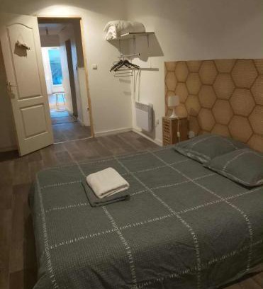 Saint-Leonard-de-Noblat Apartment | Appartement entier 1