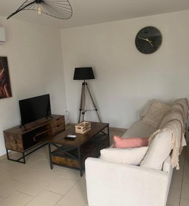 Saint-Georges-du-Rosay Apartment | appartement a la campagne a 30mn des 24h du mans